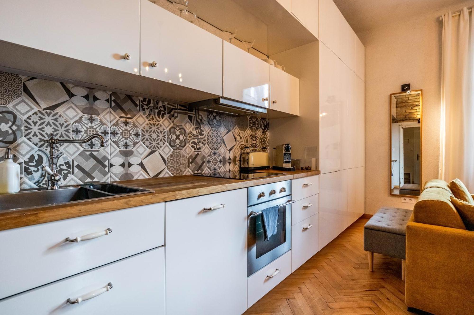 Historical Wine Apartment Bratislava Bagian luar foto