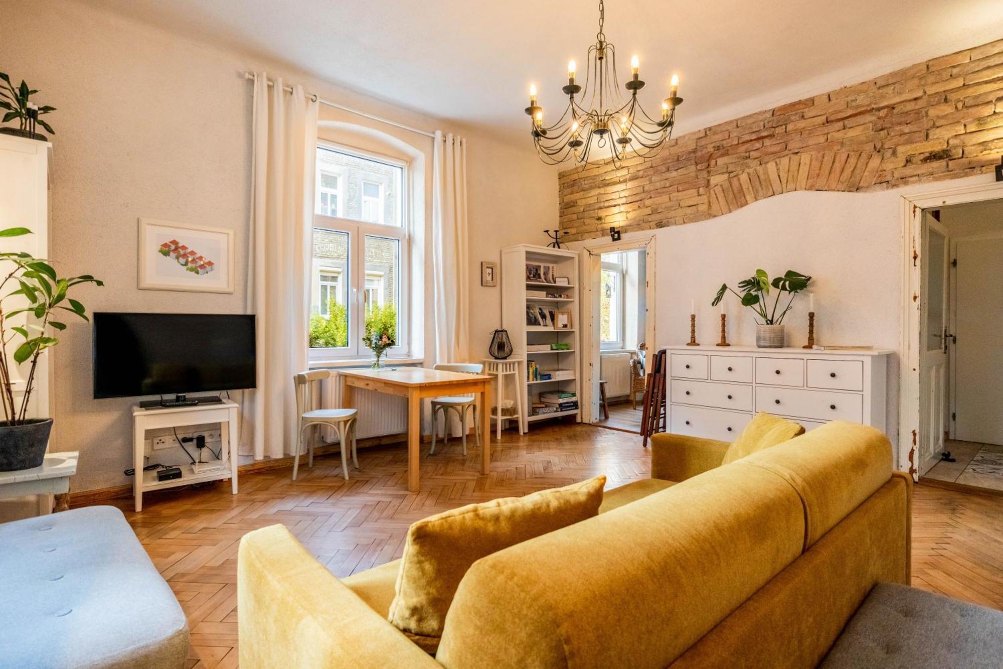Historical Wine Apartment Bratislava Bagian luar foto