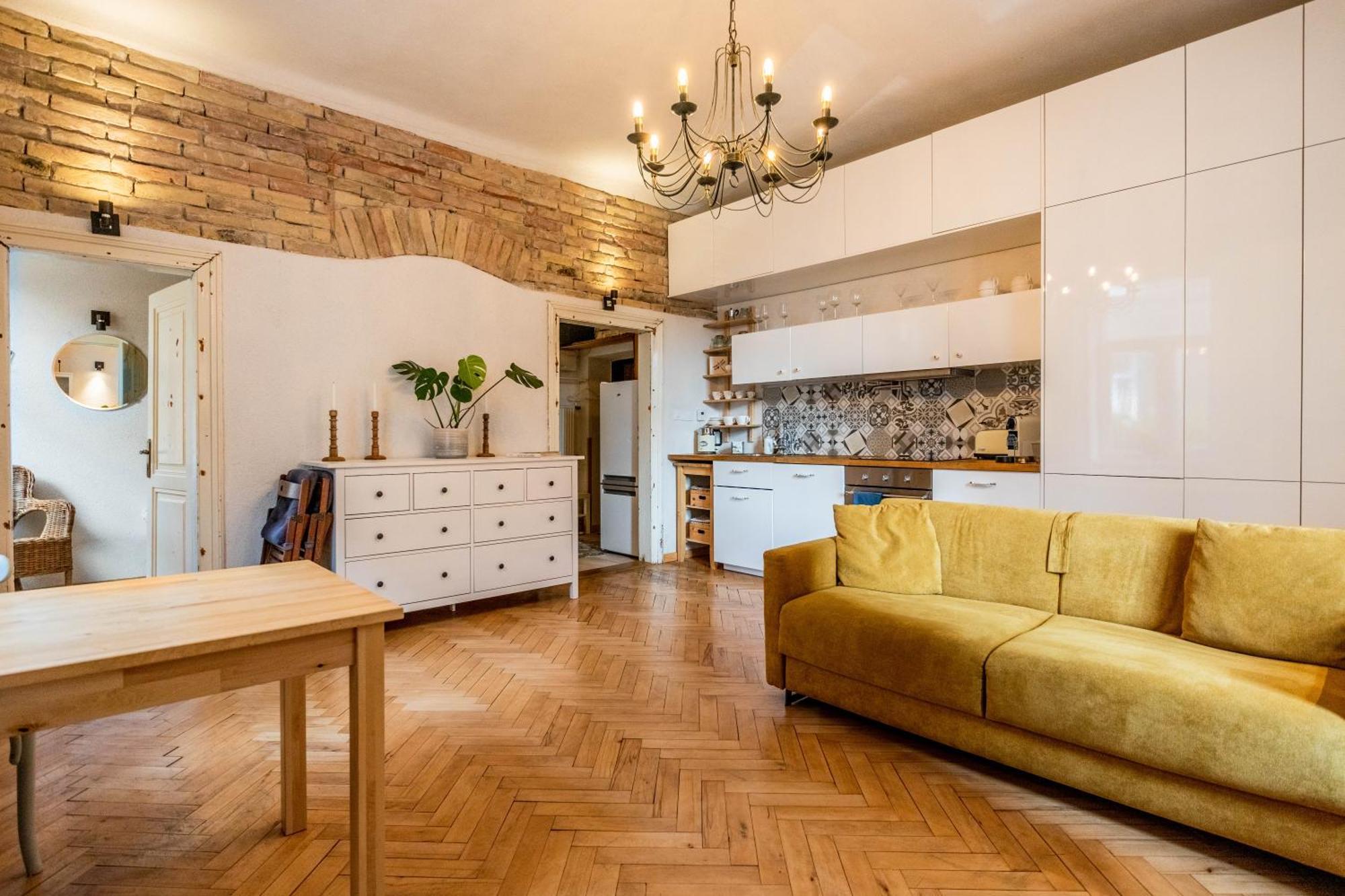 Historical Wine Apartment Bratislava Bagian luar foto